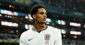 Jarell Quansah foi severamente punido pela FIFA após o cartão vermelho contra o México na Copa do Mundo de 2026.