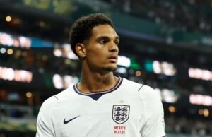 Jarell Quansah foi severamente punido pela FIFA após o cartão vermelho contra o México na Copa do Mundo de 2026.
