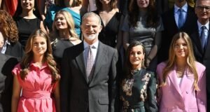 Princesa Leonor e Infanta Sofia surpreendem com aparição surpresa no último evento do Rei
