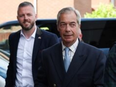A polémica no Reino Unido sobre o salário de Nigel Farage na empresa de comércio de ouro: o ativista do Brexit ganhava 26.120 euros por hora como embaixador.