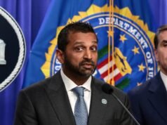 O FBI desmantelou uma rede criminosa em uma mega operação secreta que resultou em 305 prisões e no resgate de 24 menores.