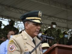 Foi o General (r) Jorge Eduardo Mora, como primeiro Ministro da Defesa de Abelardo de la Espriella