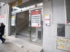 O desemprego caiu 28.739 em junho e caiu abaixo de 2,3 milhões pela primeira vez em 18 anos.