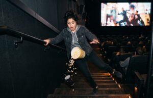 Os clientes caíram por falta de iluminação no cinema: puniram a rede e pediram o dinheiro de volta.