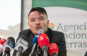 Juan Felipe Harman defendeu o acordo entre ANT e SAE após reclamações sobre a conferência: “Querem devolver as terras à máfia”
