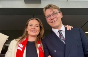 A princesa Ingrid da Noruega quebrou o protocolo ao abraçar Haaland no vestiário após a vitória da seleção nacional