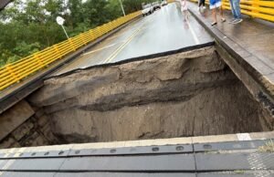 A subida do rio Ariari isolou três municípios de Meta: mais de 40 pessoas foram resgatadas após a enchente.