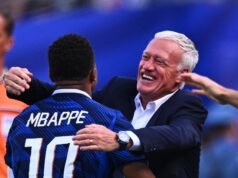 Kylian Mbappé presta homenagem a Deschamps: “Devíamos ter-te dado uma finalização melhor, falhámos”