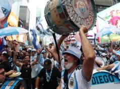 As melhores fotos e vídeos de torcedores argentinos agitando bandeiras em Nova York antes da final contra a Espanha
