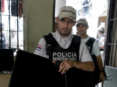 A polícia penitenciária removeu 187 televisores de sete prisões na Costa Rica como parte de um endurecimento das condições do sistema prisional.