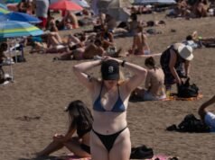 O calor vai continuar esta segunda-feira, com CCAA 10, Ceuta e Melilha em risco de temperaturas que cheguem aos 40ºC.