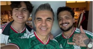 A reação de Christian Nodal ao filho de Adrián Uribe durante o México e o Equador que ninguém esperava