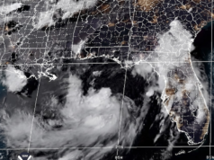 A tempestade tropical Bertha se forma a 790 km do Cabo Catoche, Quintana Roo; Fausto se tornou um furacão de categoria 1