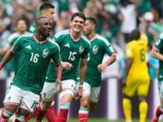 Julián Quiñones aplaudiu no avião após sua notável contribuição para a Copa do Mundo de 2026 | Vídeo