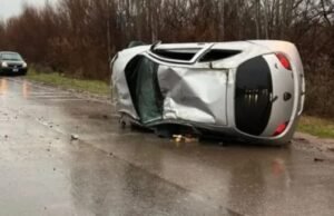 Um jogador de futebol de 20 anos perdeu o controle do carro na Interstate 65, bateu em um poste e morreu.