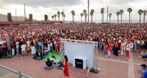 Quase 8 mil pessoas comparecem à Plaza de la Música, em Las Palmas de Gran Canaria, para assistir à final entre Espanha e Argentina