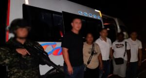 Exército frustra sequestro de 5 passageiros após confrontos na Rodovia Pan-Americana