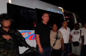 Exército frustra sequestro de 5 passageiros após confrontos na Rodovia Pan-Americana