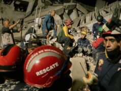 Equipes de resgate do terremoto na Venezuela acreditam que menino de 9 anos está vivo nos escombros depois de mais de 16 dias