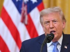 Trump descarta abordagem diplomática para abrir o Estreito de Ormuz e intensificar a ofensiva militar contra o Irã