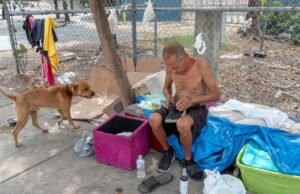Miami aprovou uma medida importante para permitir prisões imediatas de moradores de rua