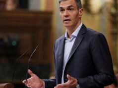 Pedro Sánchez acusa Mariano Rajoy de “envergonhar” a Espanha com declarações “xenófobas” sobre a seleção francesa