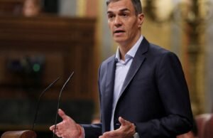 Pedro Sánchez acusa Mariano Rajoy de “envergonhar” a Espanha com declarações “xenófobas” sobre a seleção francesa