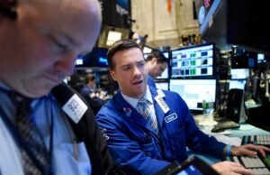 S&P 500 cai em Wall Street devido a tensões no Médio Oriente e desequilíbrios tecnológicos
