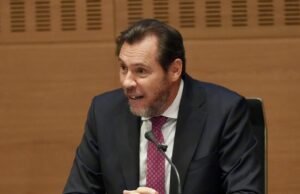 Puente exorta Puigdemont a regressar a Espanha mesmo que seja preso: é um acto de liderança política, na sua opinião.