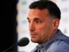 Lionel Scaloni fala em entrevista coletiva antes da partida da Argentina contra a Suíça nas quartas de final da Copa do Mundo de 2026.