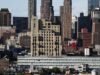 Um encanador da cidade de Nova York recebeu US$ 465 mil, mais do que o prefeito e quase todos os outros funcionários da cidade, e agora está sob investigação.