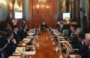 Claudia Sheinbaum recebe empresários do Japão no Palácio Nacional