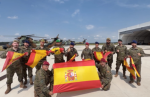 Foi assim que a final da Copa do Mundo foi vivida e celebrada a partir de um navio no mar ou de uma base na Eslováquia ou no Djibuti durante o destacamento militar espanhol.
