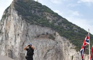 Gibraltar inaugurou uma nova era quando a cerca da fronteira britânica com Espanha foi removida