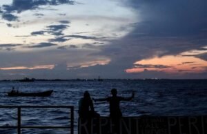 Uma balsa que transportava 133 pessoas virou na Guiana, deixando dezenas de desaparecidos