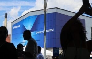 Samsung está correndo para vencer a Apple com um novo telefone dobrável este mês