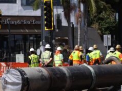 O jogo de triagem de Los Angeles enquanto seu sistema de água envelhecido é atingido