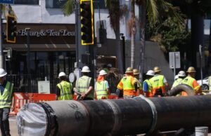 O jogo de triagem de Los Angeles enquanto seu sistema de água envelhecido é atingido