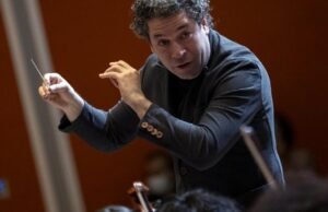 Gustavo Dudamel fez uma atuação no Hollywood Bowl em favor da Venezuela