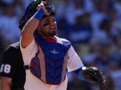 Eliezer Alfonzo teve um dia emocionante quando os Padres venceram os Dodgers