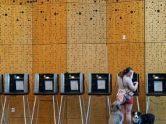 A administração Trump está intensificando a pressão sobre os estados para que mudem suas práticas de voto