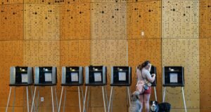 A administração Trump está intensificando a pressão sobre os estados para que mudem suas práticas de voto