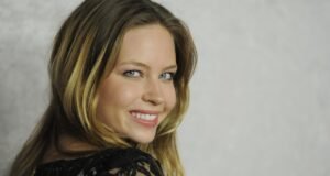 O último ator Daveigh Chase saiu da casa de seis pessoas
