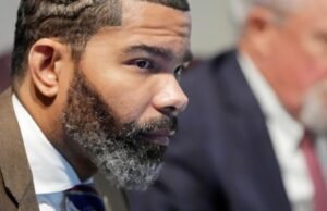 Ex-prefeito da capital do Mississippi se declara culpado de esquema de suborno