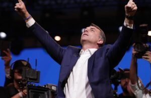 Flávio Bolsonaro garante candidatura presidencial apesar da tempestade