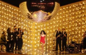 Olivia Dean canta para amantes e lutadores na Arena Crypto.com