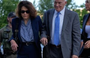 Ex-oficial descreve a descoberta de ‘almofada de atirador’ no telhado próximo após o assassinato de Charlie Kirk