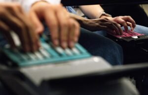 Humano, máquina ou não: o futuro das transcrições judiciais depende do caso