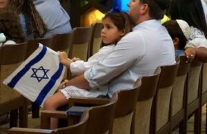Apoio a Israel não é prioridade para jovens judeus americanos, revela pesquisa AP-NORC