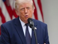 Trump leva crédito pelos preços mais baixos do Walmart enquanto a inflação continua a subir
